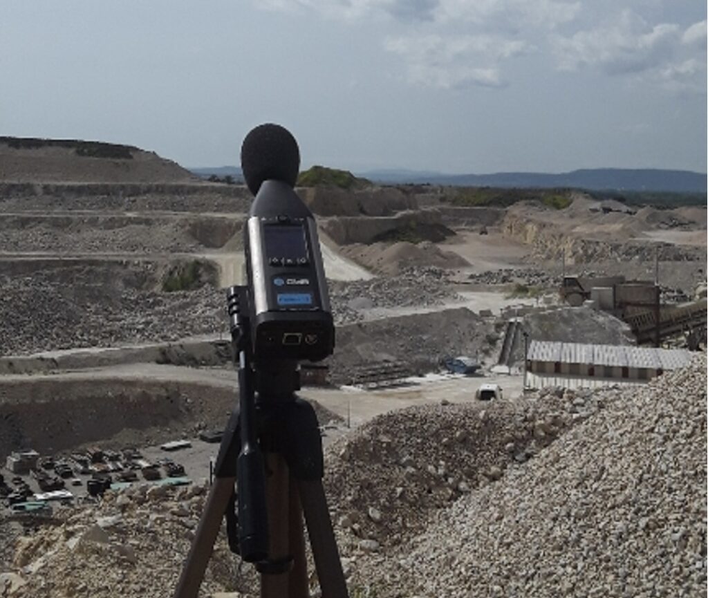 Campagne de mesures sonores dans les carrières de Lafarge Granulats.